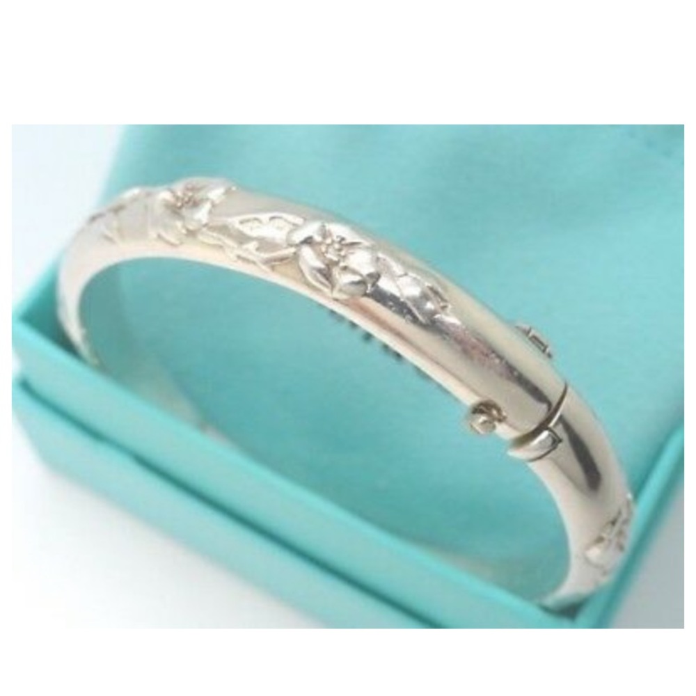 NIB Tiffany & Co. sterling silver nature rose bangle bracelet